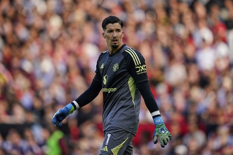 Blunder Altay Bayindir Bikin MU Tumbang dari Arsenal