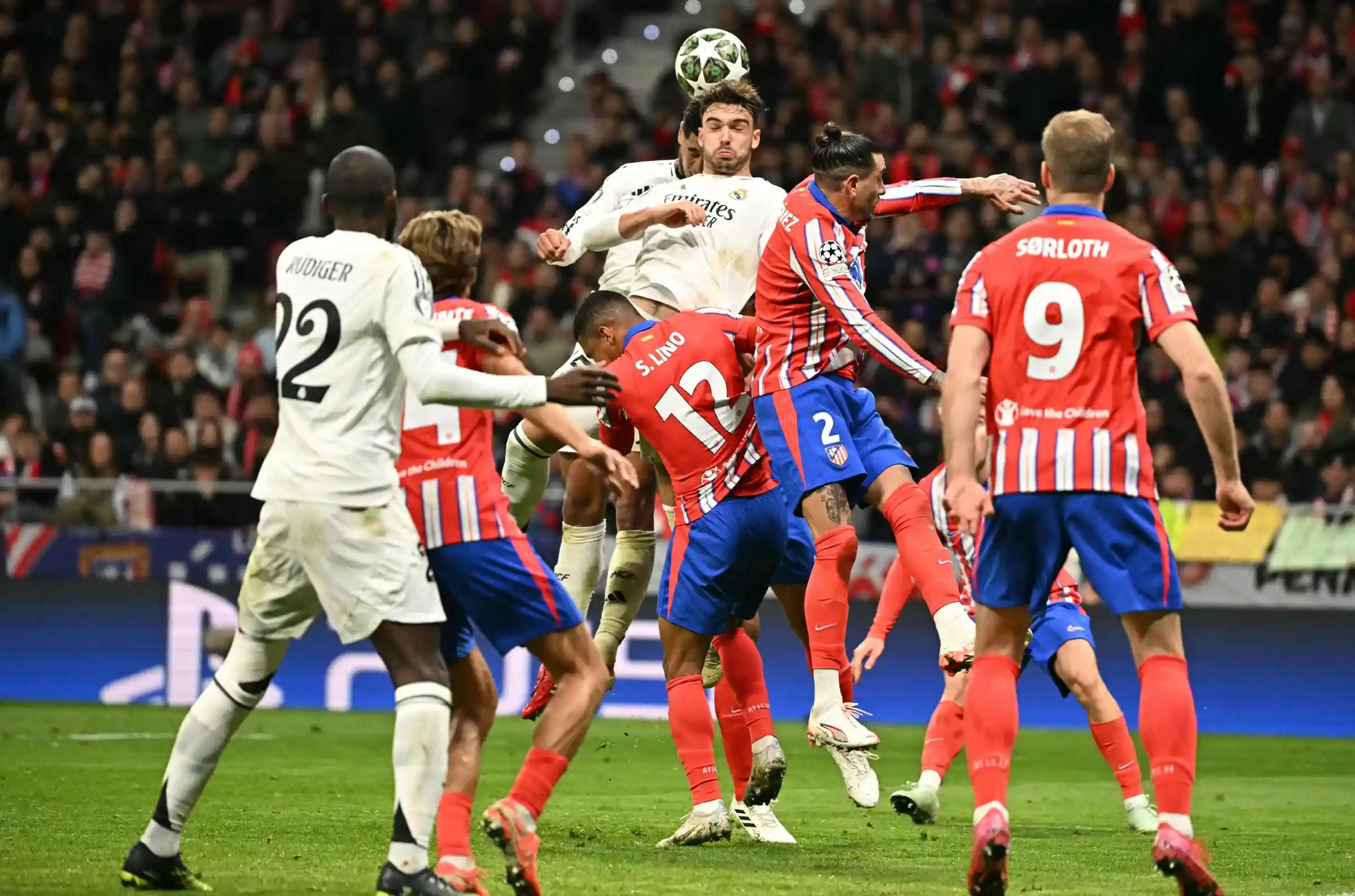 Atletico Hancurkan Real Madrid 5-2 di Derbi La Liga 2025