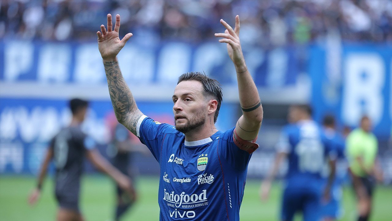 Marc Klok Fokuskan Persib Hadapi 9 Final