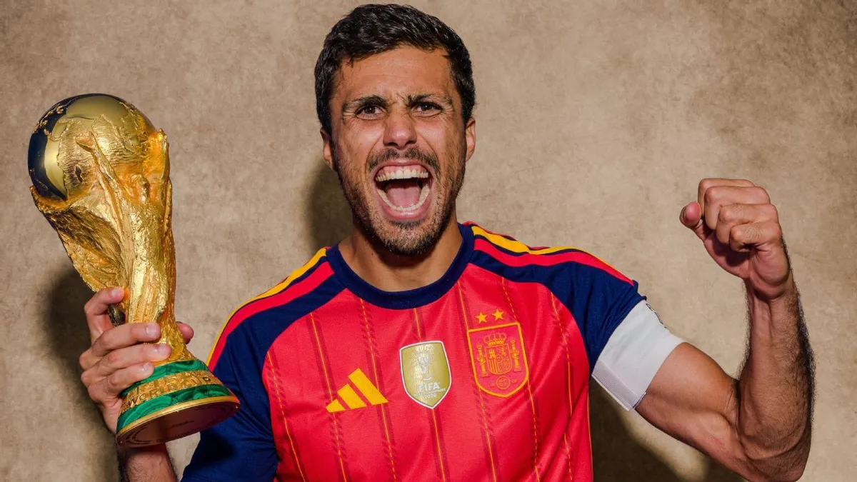 Rodri Jadi Rebutan Barcelona dan Real Madrid, Manchester City Siap Lepas?
