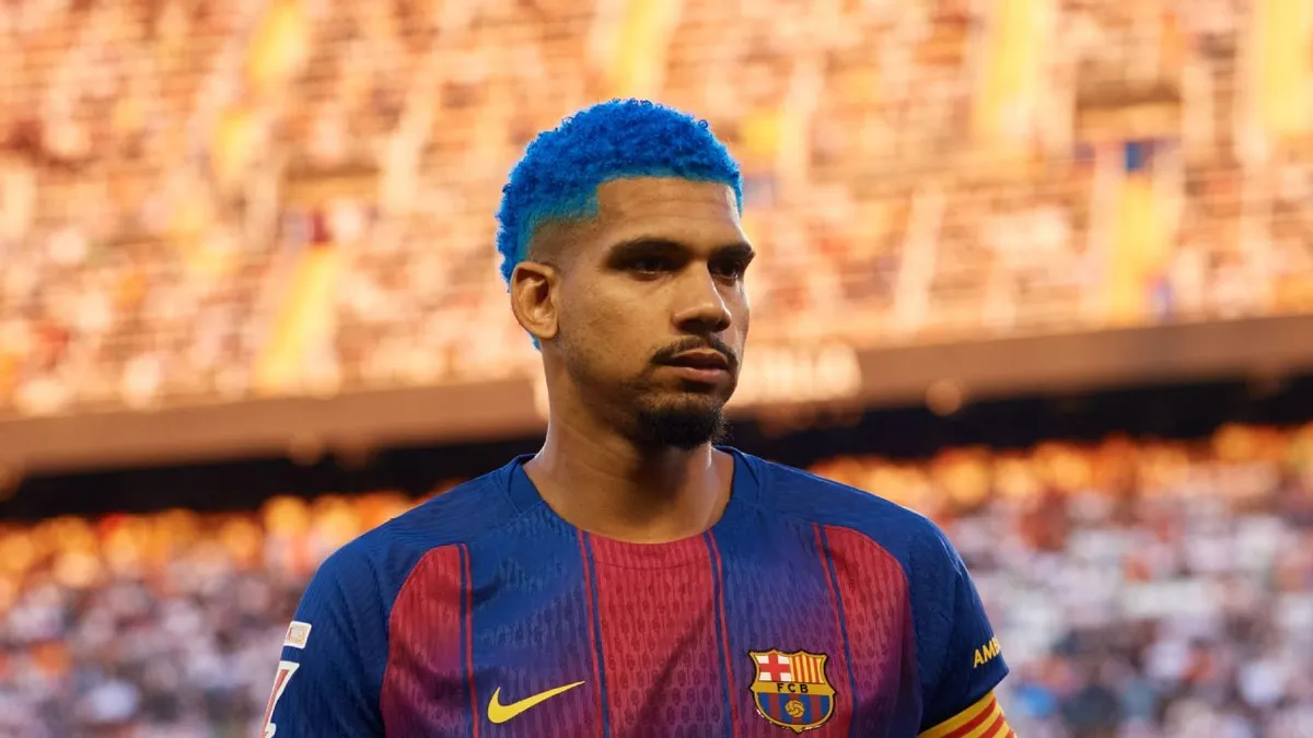 Liverpool Resmi Pinjam Araujo dari Barcelona, Ada Opsi Rp935 Miliar