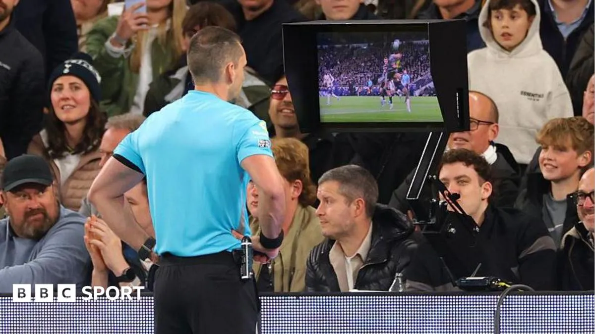 Rosetti: VAR Terlalu Banyak Intervensi, Ini bukan PlayStation