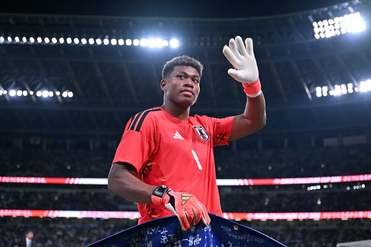 PSG Sepakati Transfer Zion Suzuki, Juventus Siap Pinjam?