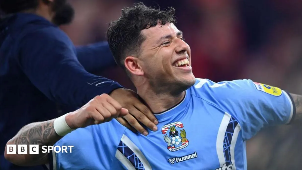 Gustavo Hamer Kembali ke Coventry City dengan Kontrak Jangka Panjang