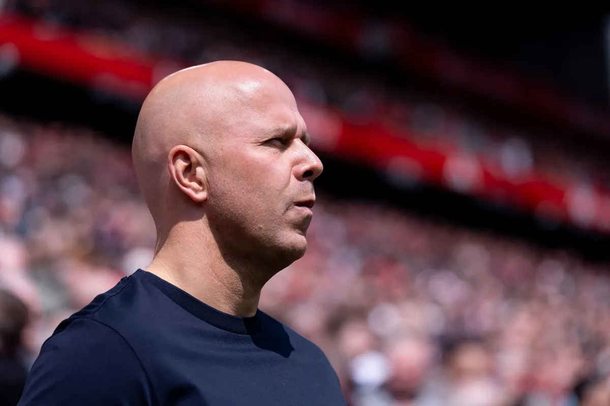 Arne Slot Bantah Spekulasi, Usai Didepak Liverpool