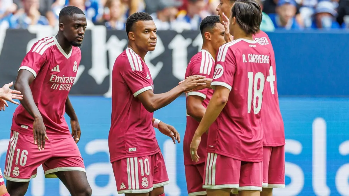Real Madrid Bekuk Schalke 3-0, Mbappe Cetak Gol di Laga Uji Coba Terakhir