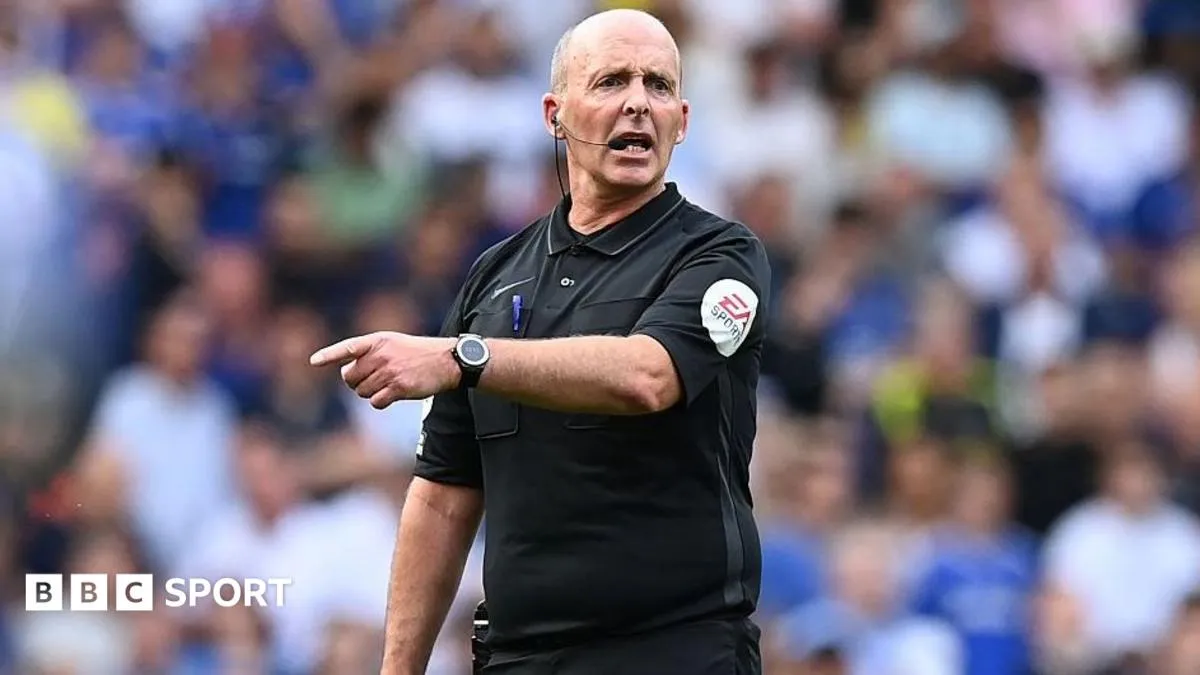 Mike Dean Bela Diri soal Mini-Games, Data BBC Sport Bicara Lain?