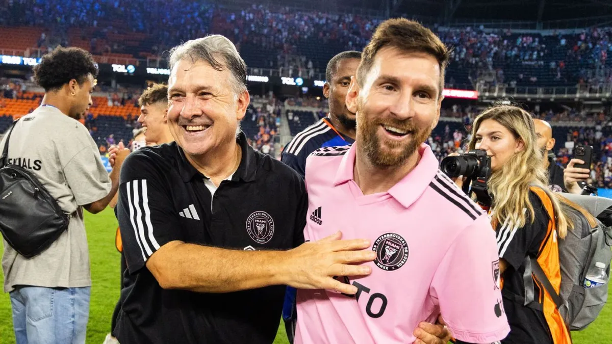 Tata Martino Tak Percaya Ada Tim yang Mampu Matikan Messi