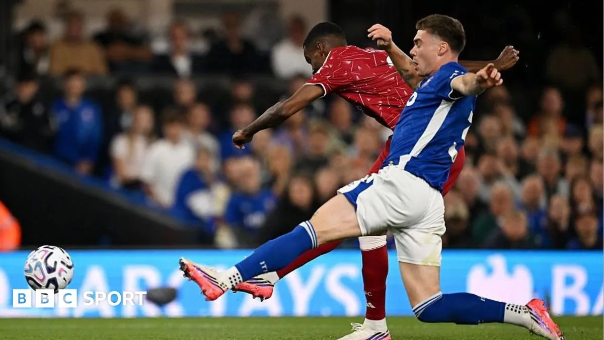 Isak Bikin Dua Gol, Liverpool Raih Kemenangan Perdana di Ipswich