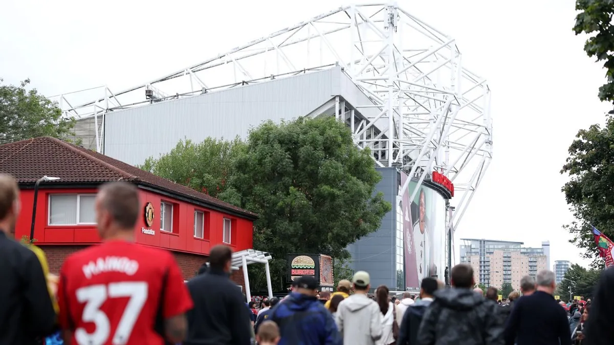 Protes Suporter Manchester United: Season Ticket Ban Fiasco Memanas