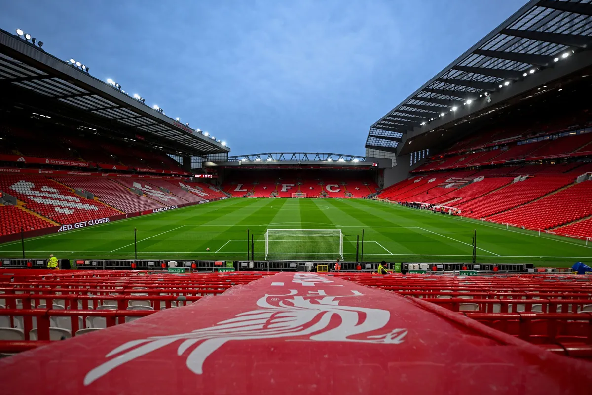 Liverpool Resmi Teken Sponsor Jersey Terbesar dalam Sejarah Premier League