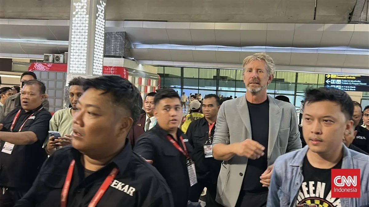 Legenda MU dan Arsenal Tiba di Jakarta Jelang The Rivalry Returns