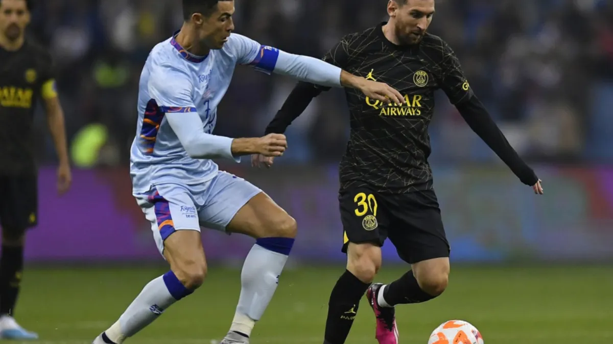 Carlos Tevez Berencana Menyatukan Messi dan Ronaldo di Satu Tim