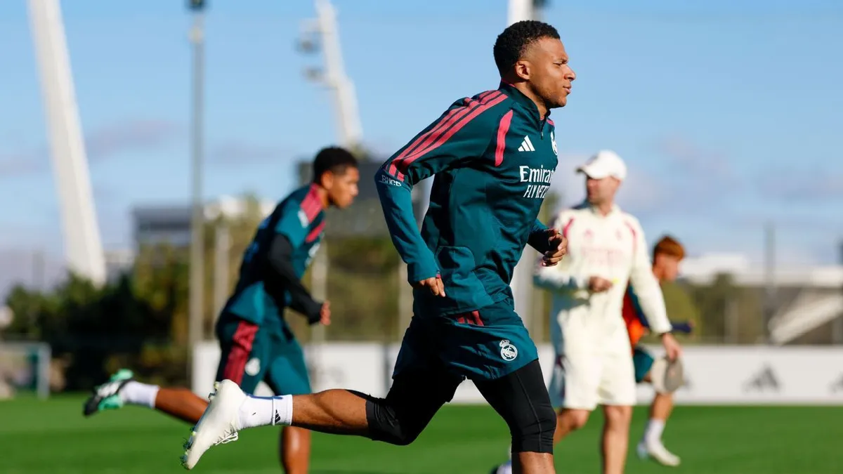 Jose Mourinho Pasang Badan Bela Kylian Mbappe dari Kritik Kejam