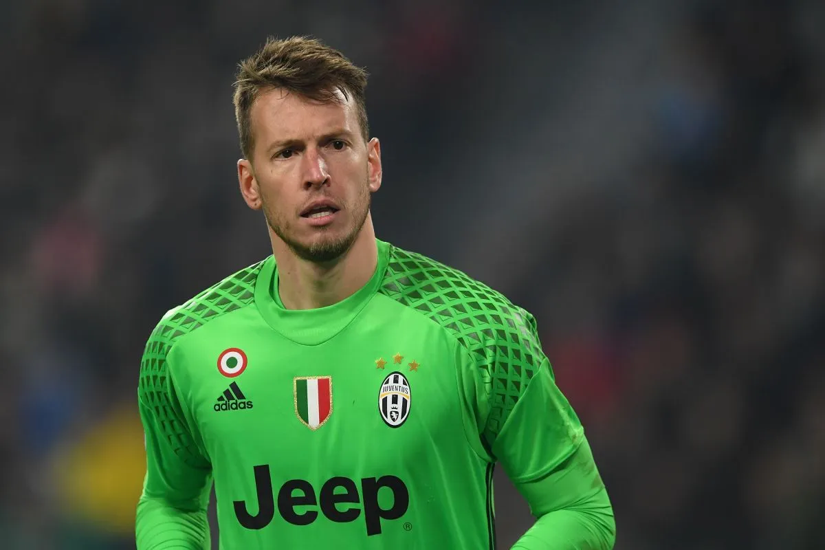 Penyebab Kiper Baru Juventus Neto Harus Absen Kontra Cagliari