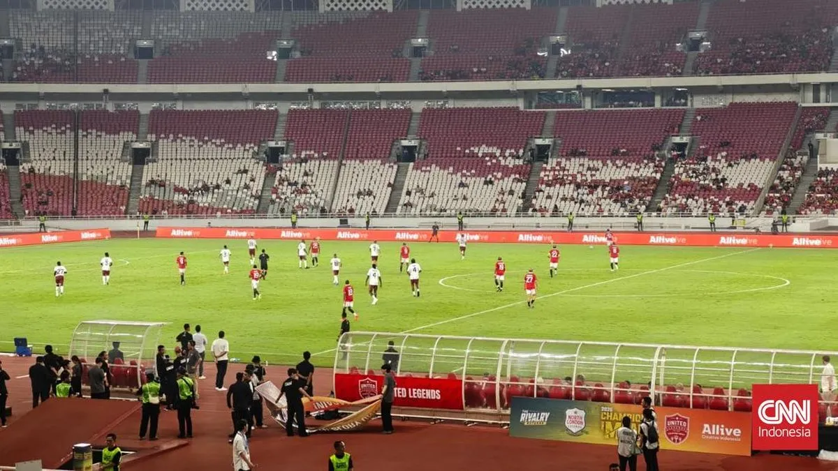 Drama 5 Gol di GBK: Legenda Arsenal Bungkam Manchester United 3-2