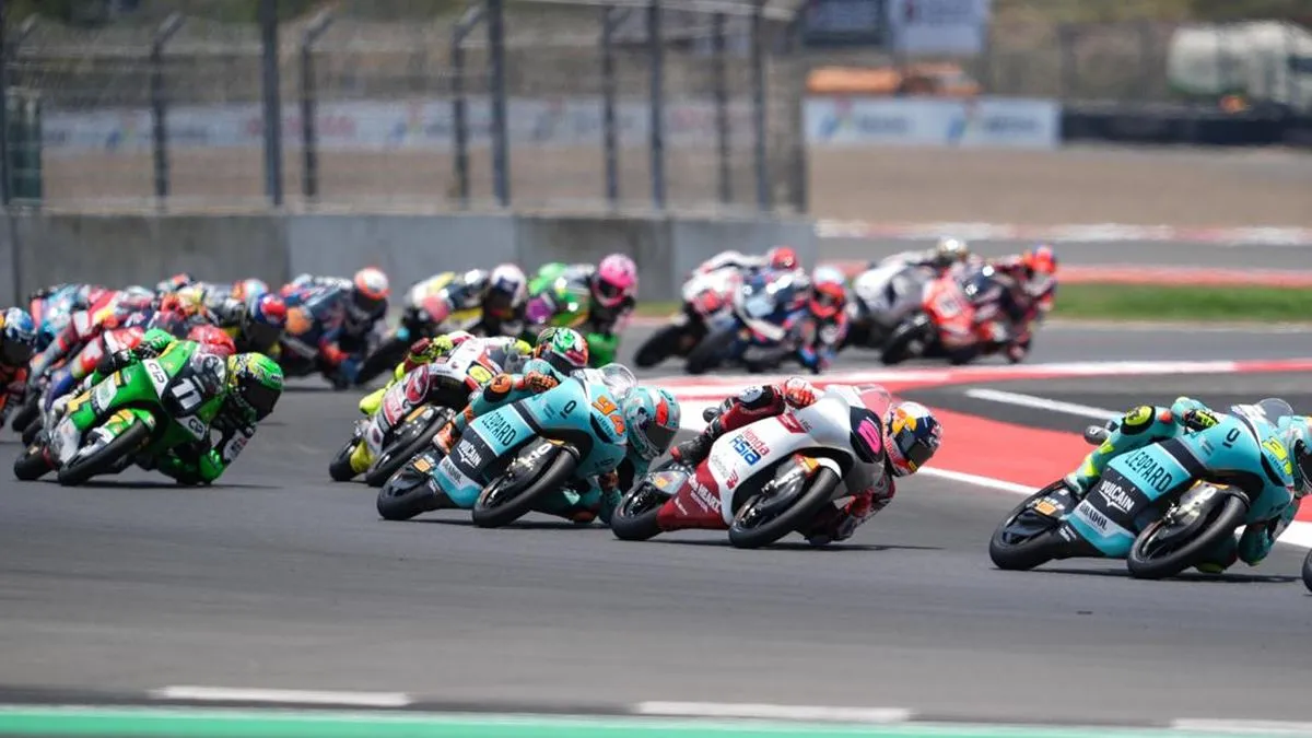 Aksi Salip Veda Ega di Moto3 Mandalika Berbuah Manis, Finis Posisi Enam