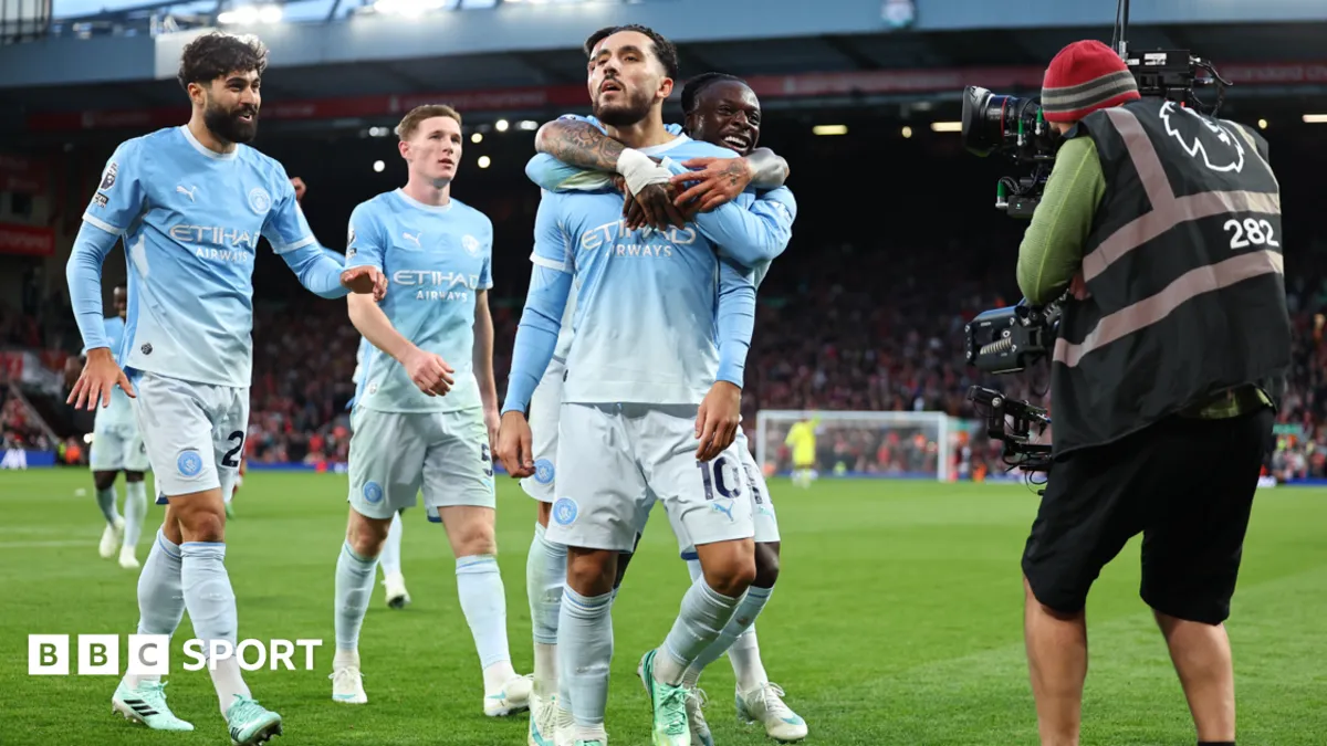 Enzo Maresca Bela Perayaan Kemenangan Man City di Anfield