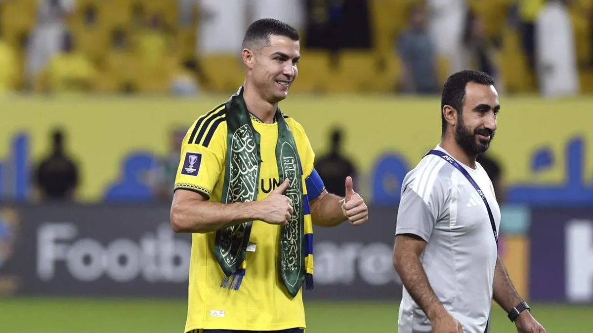Aksi Langka Cristiano Ronaldo Cium Lambang Arab Saudi di Al Nassr