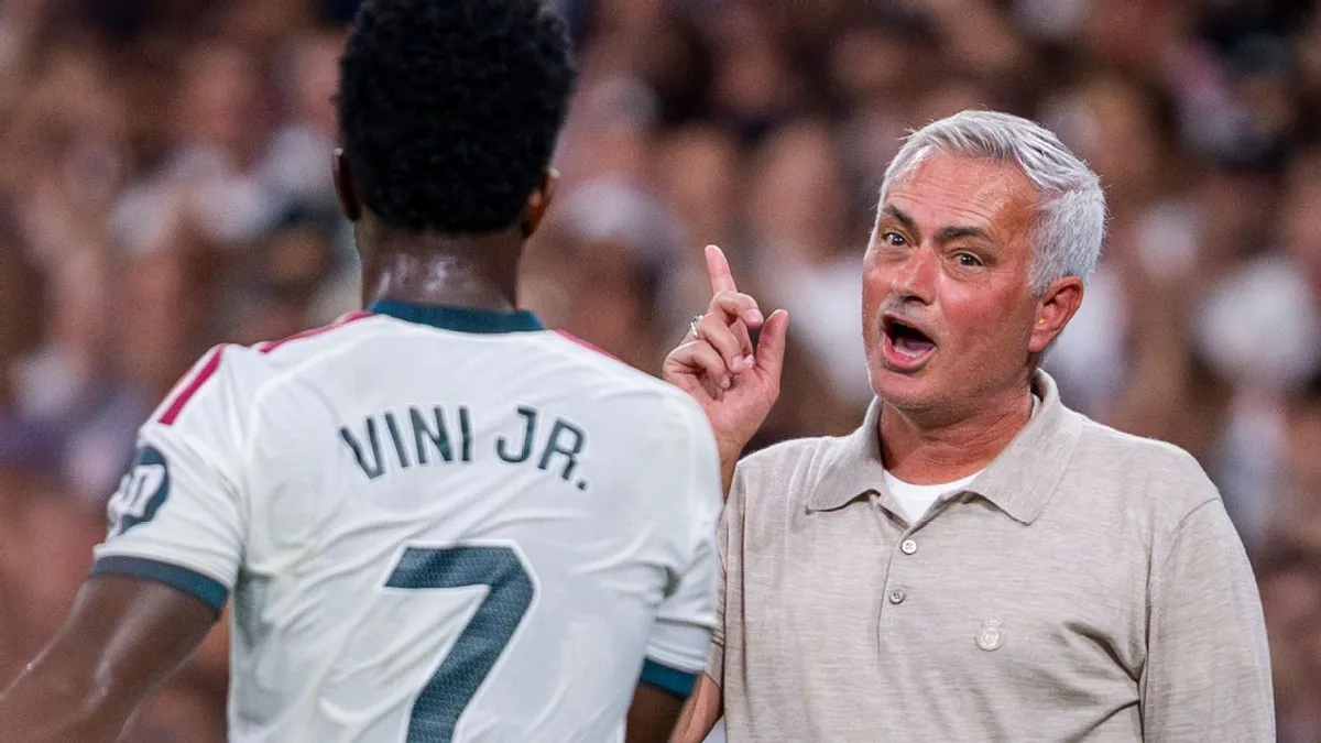 Jose Mourinho Bungkam Soal Keputusan Kontroversial Kontra Villarreal