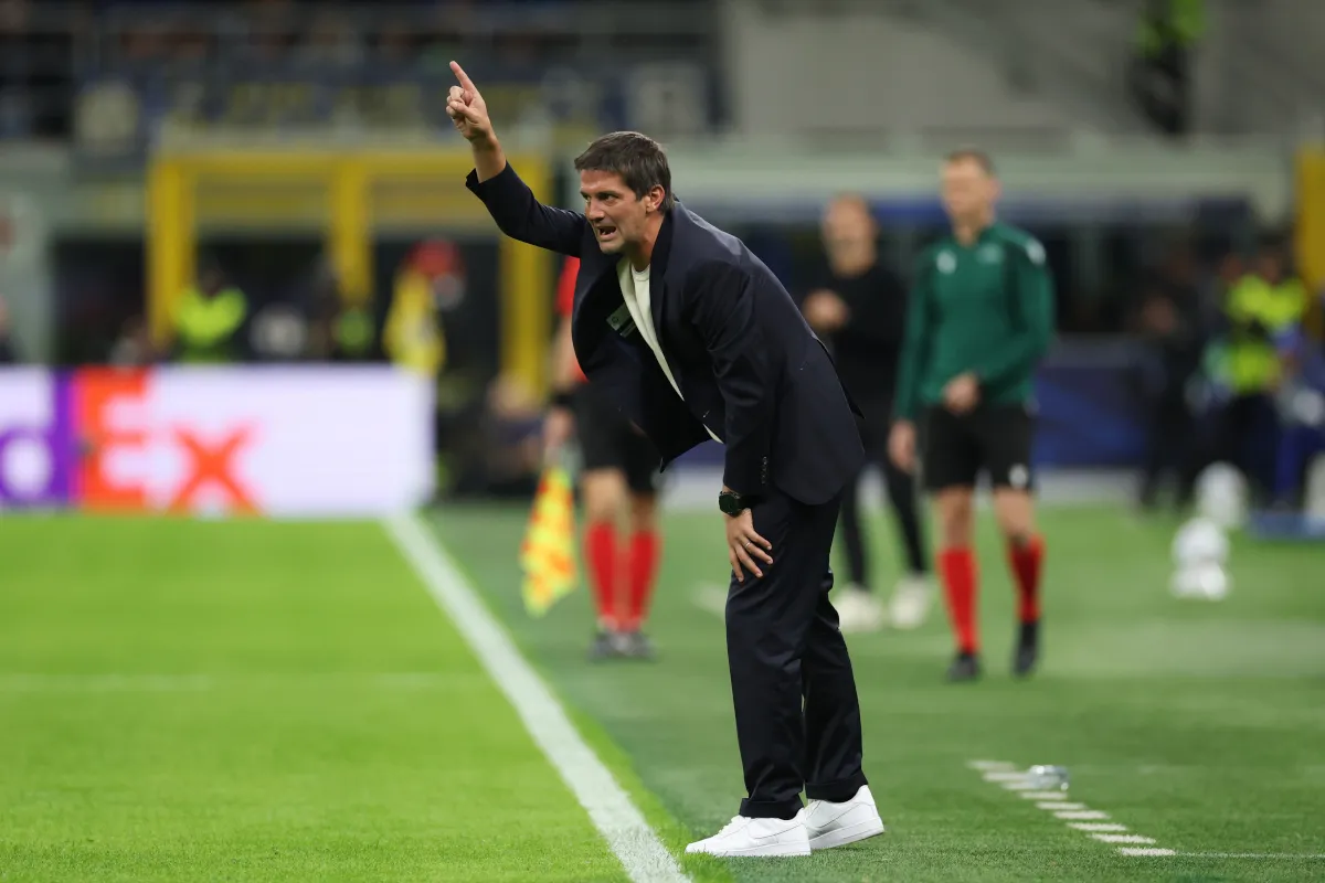 Inter Milan Terpuruk di Liga Champions, Cristian Chivu Cemas Berat