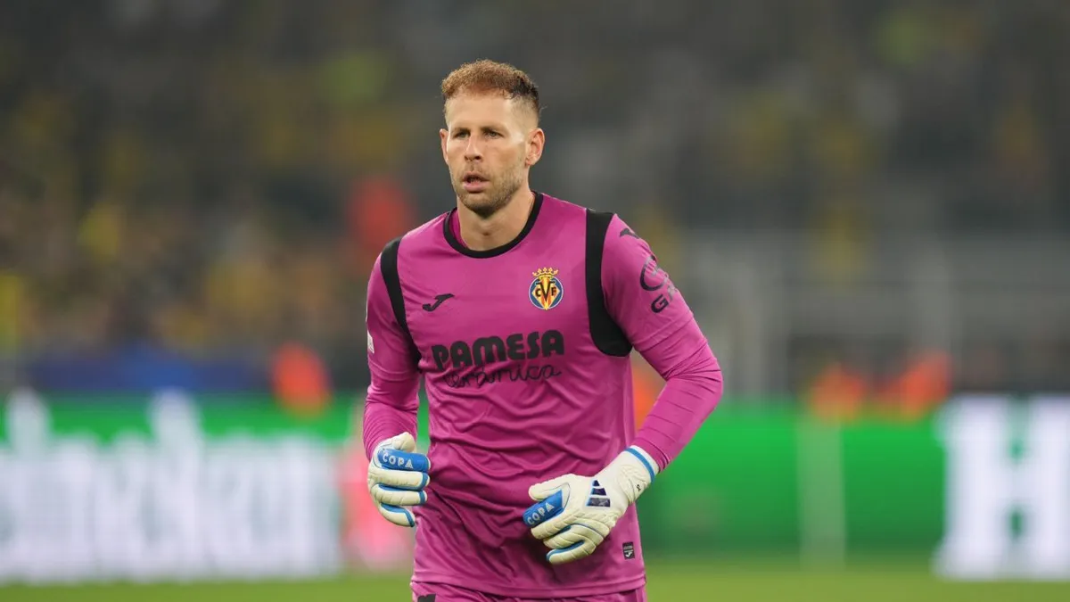 Péter Gulácsi Absen di Liga Champions Akibat Perampokan Bersenjata