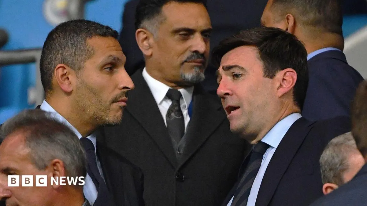 Andy Burnham Disorot Usai Hapus Catatan Makan Malam Man City