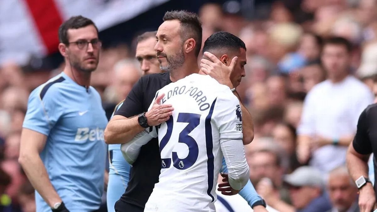 Real Madrid dan Barcelona Bersaing Ketat Rebut Bek Tottenham Porro