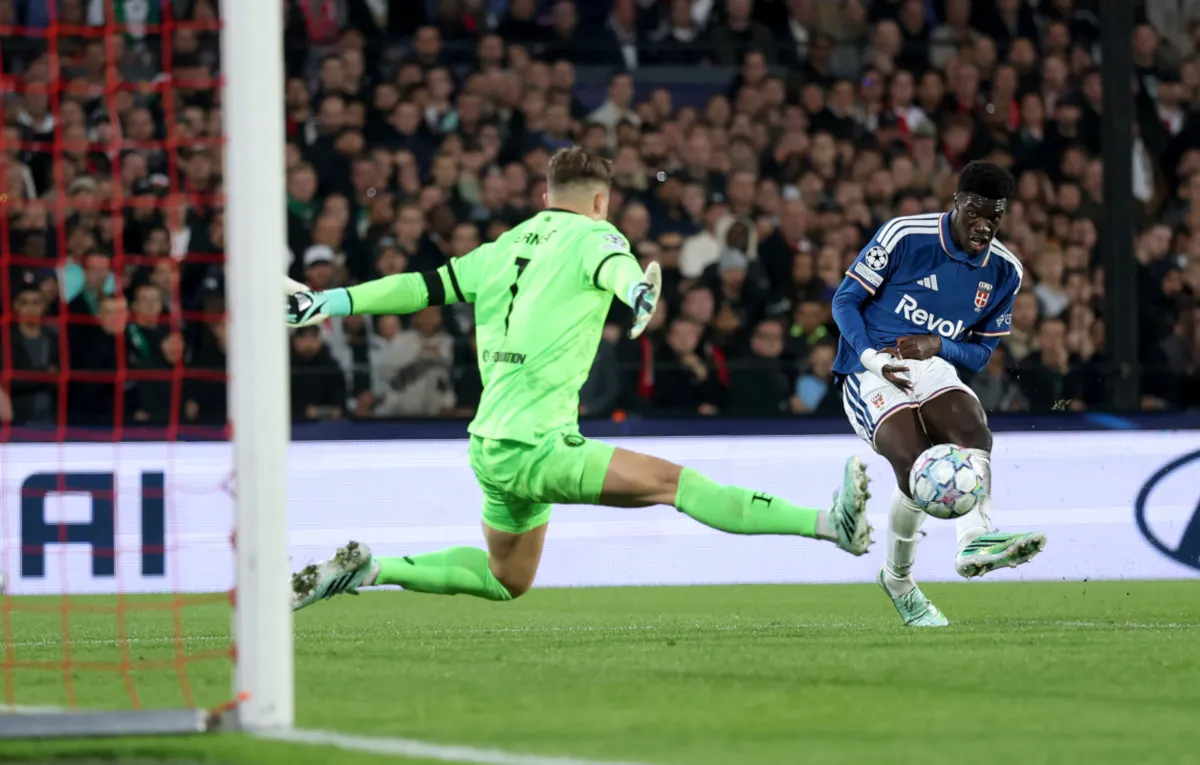 Hasil Feyenoord vs Como: Keunggulan Sirna, Lariani Tumbang 2-3