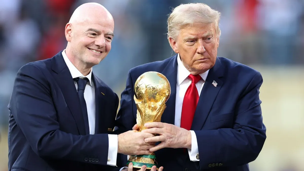 FIFA Ubah Aturan Kontroversial Kartu Merah Folarin Balogun