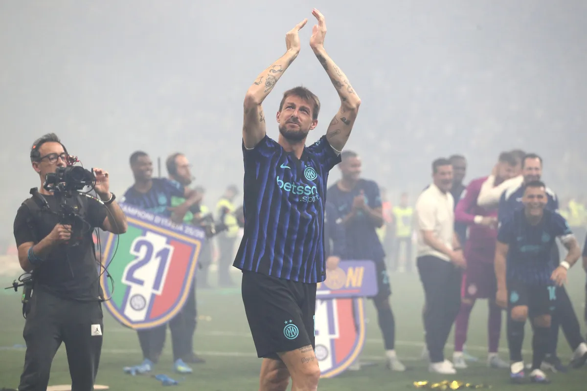 Sassuolo Pertimbangkan Francesco Acerbi Usai Cedera Parah Leysen
