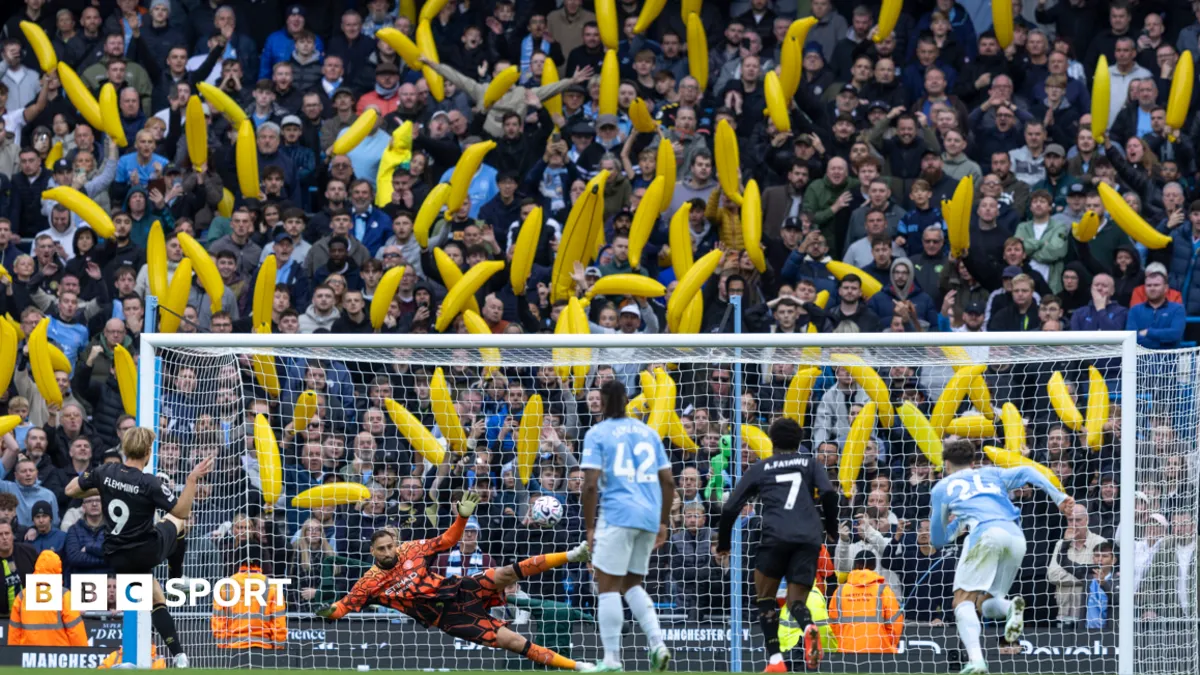 Aksi Protes Fans Man City Warnai Kemenangan Sempurna Maresca