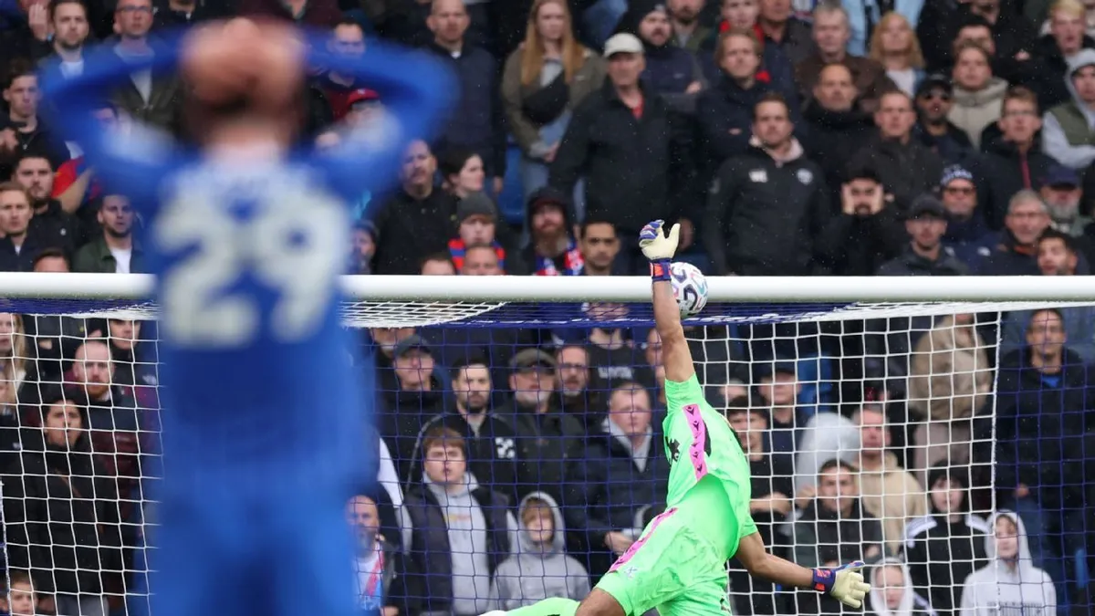 Gol Jarak Jauh Spektakuler Diego Gomez Guncang Premier League