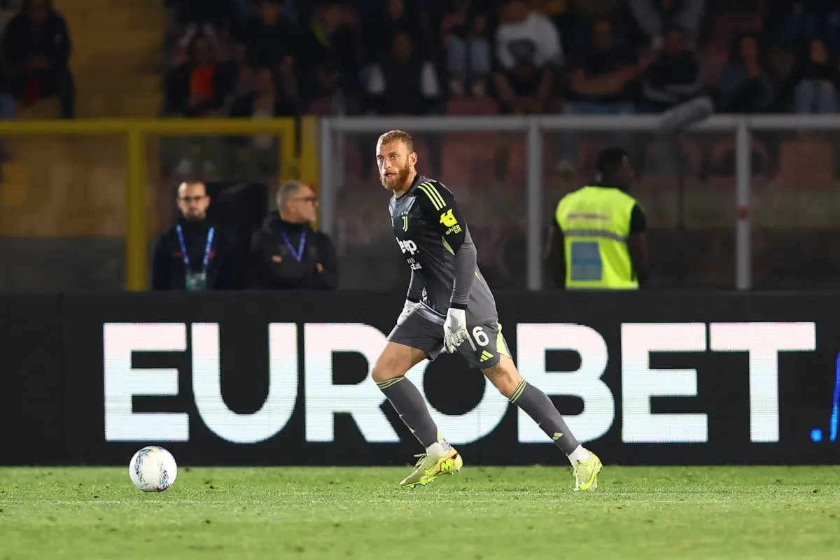 Michele Di Gregorio Incar Kepindahan ke Bologna Bulan Januari Ini