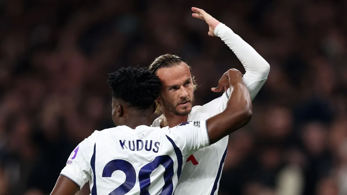 Tottenham Raih Kemenangan Perdana, James Maddison Cetak Gol Spesial