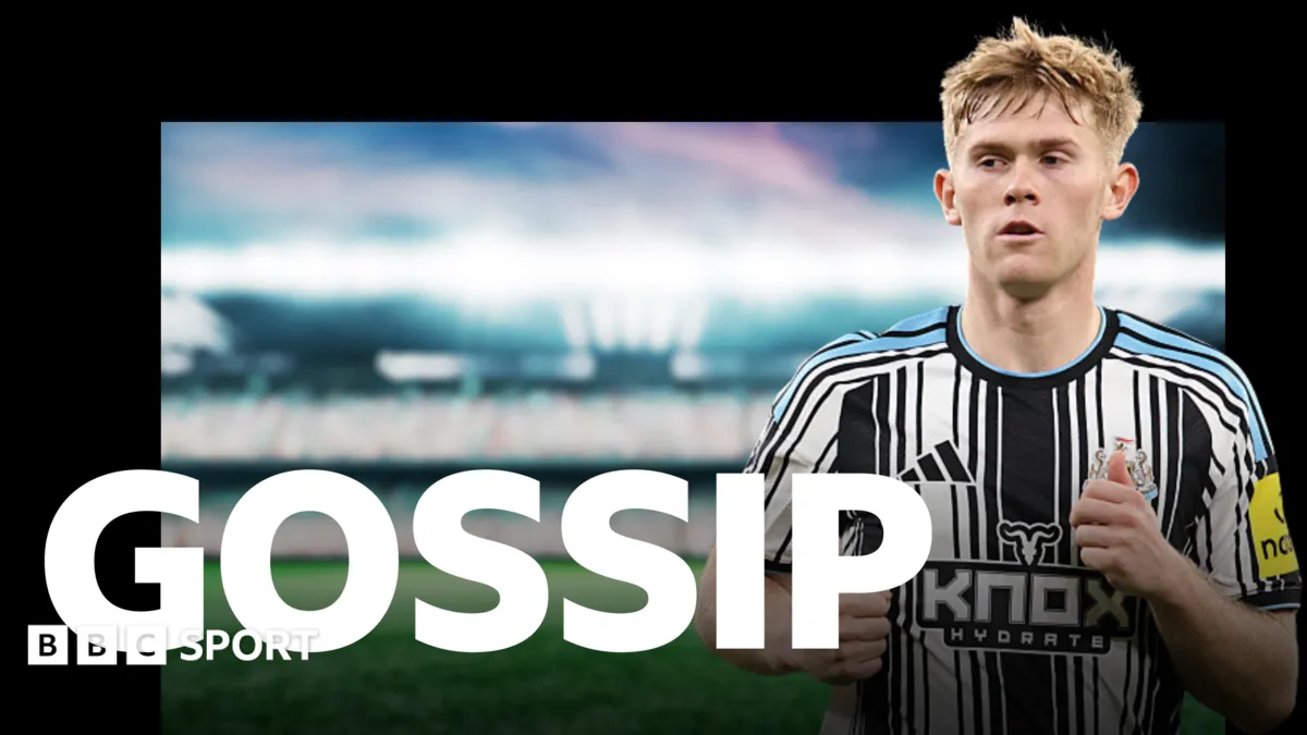 Manchester United Incar Lewis Hall dan Rombak Lini Belakang Tim