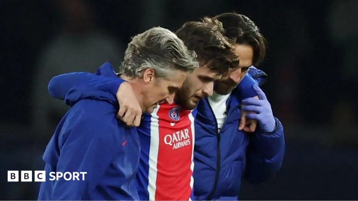 Badai Cedera PSG: Khvicha Kvaratskhelia Harus Naik Meja Operasi