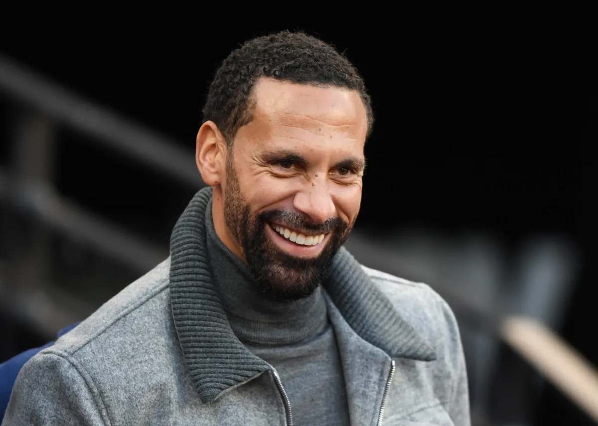 Rio Ferdinand Sebut Como 12 Pemain Usai Permalukan Manchester United