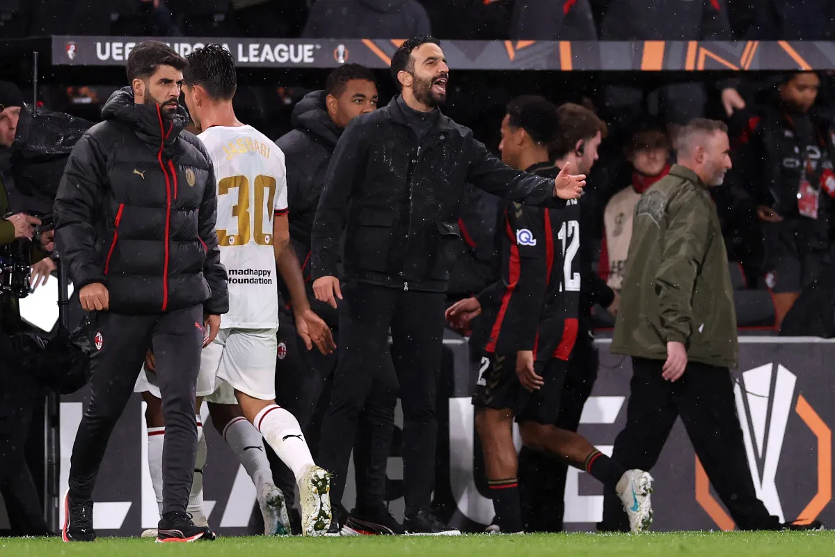 Ruben Amorim Sesalkan Kartu Merah AC Milan Usai Dibantai Bournemouth