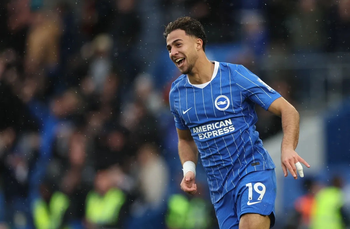 Aksi Spektakuler Charalampos Kostoulas di Lini Depan Brighton