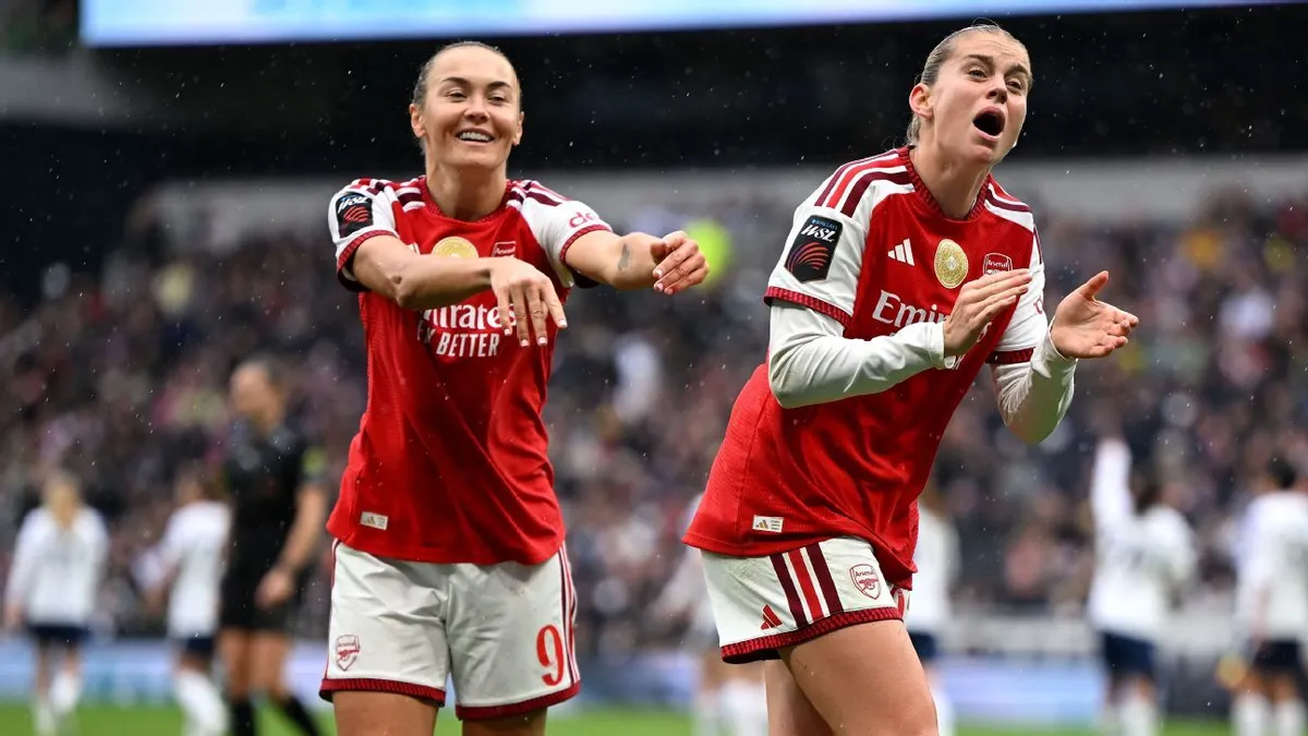 Arsenal Bungkam Spurs 2-1, Dewi Fortuna Selamatkan Pasukan Slegers