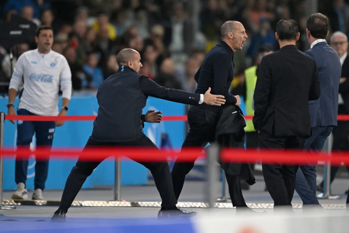 Drama Kartu Merah Massimiliano Allegri Warnai Napoli vs AS Roma