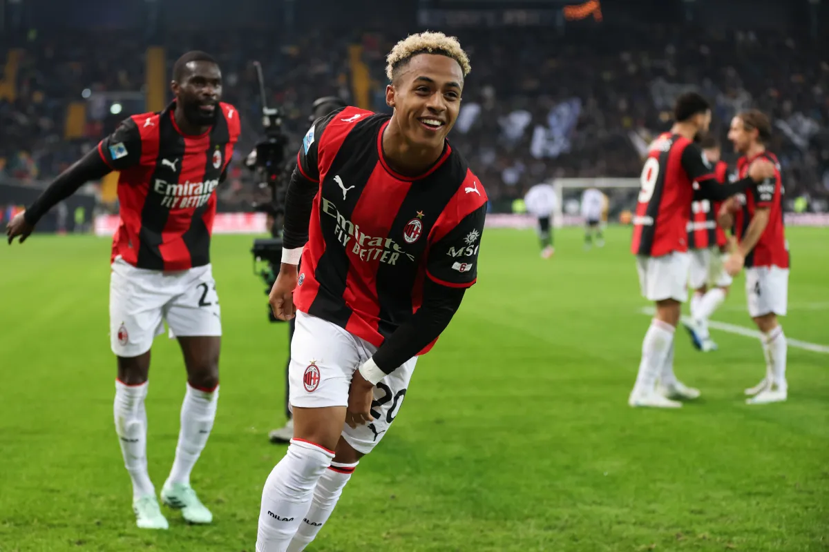 Omari Hutchinson Cetak Gol Perdana Bawa AC Milan Bekuk Udinese