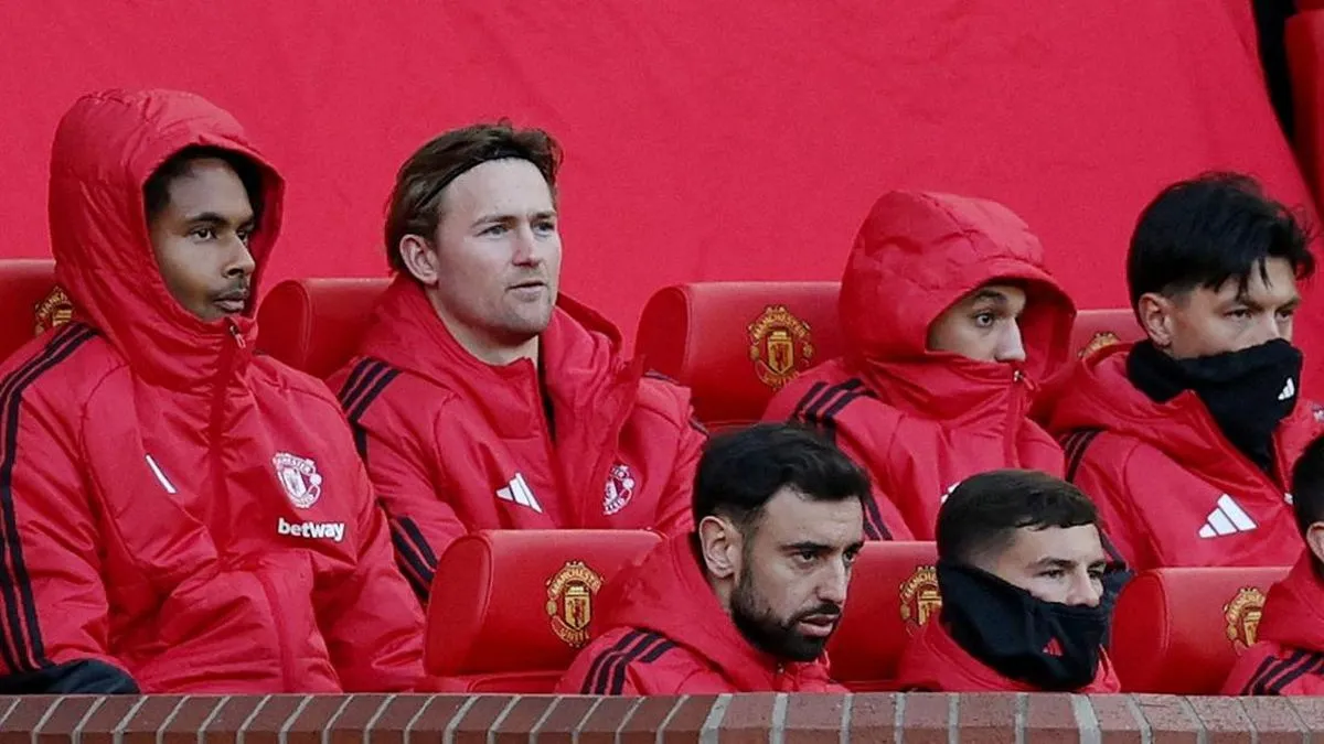 Michael Carrick Sengaja Permalukan Bruno Fernandes di Old Trafford?