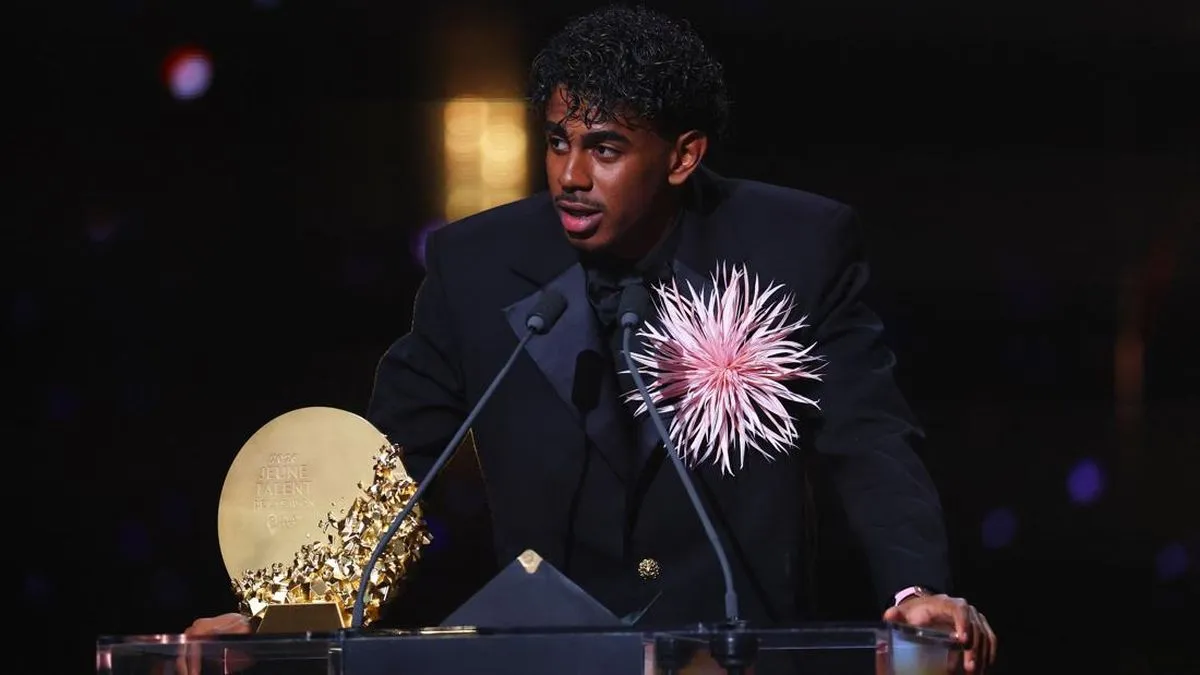 Ekspresi Wajah Jutek Lamine Yamal Usai Harry Kane Raih Ballon d'Or