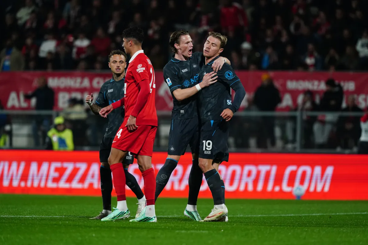 Napoli Gilas Monza 4-1, Hojlund Pecah Telur dan Lobotka Cedera Parah