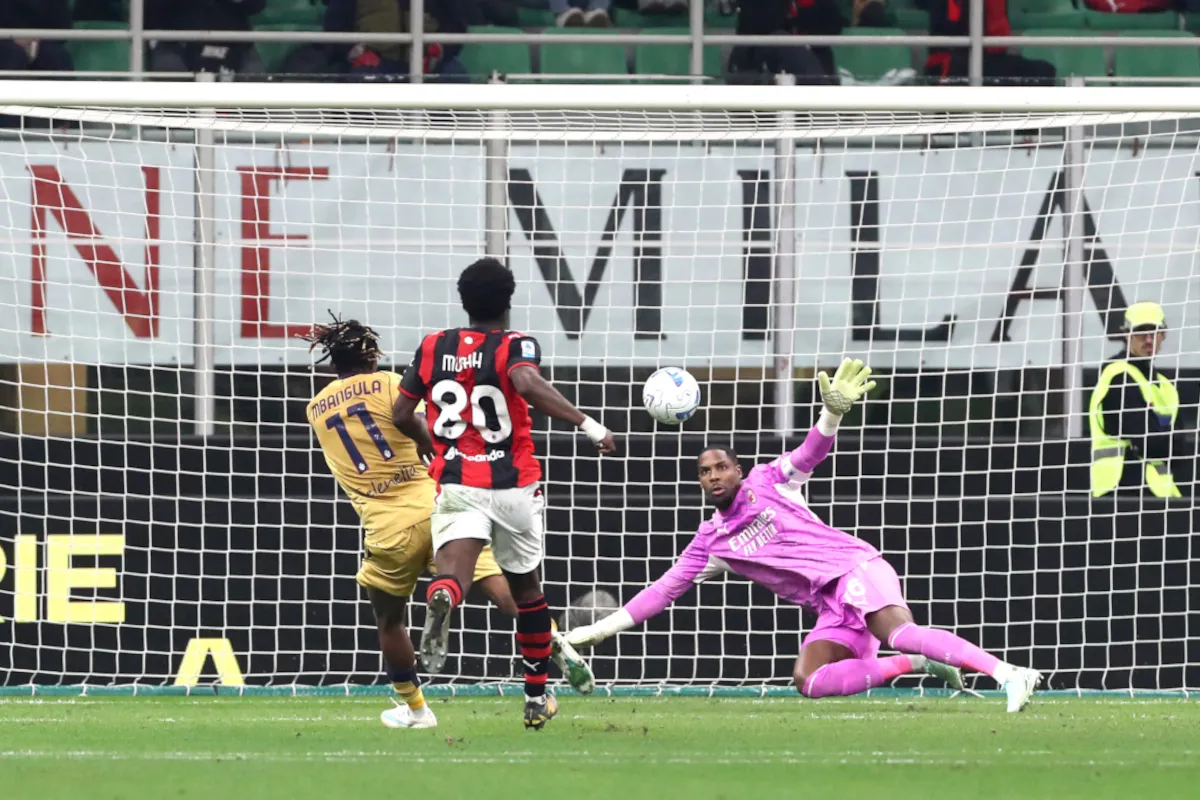 Mike Maignan Minta Milan Tetap Tenang Usai Dihantam Bologna 4-2