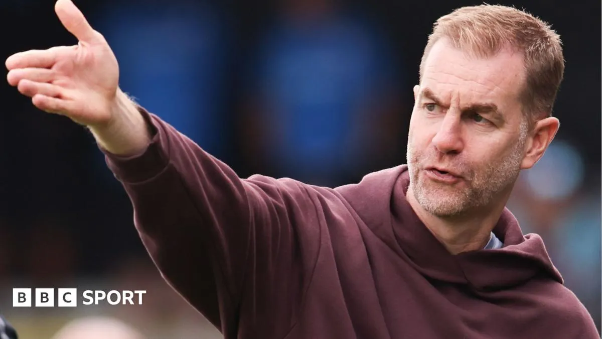 Harrogate Dipermalukan 9 Pemain Carlisle, Simon Weaver Mengaku Malu