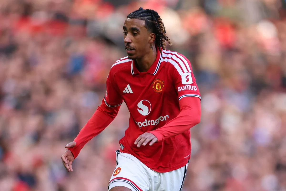 Leny Yoro Diincar AC Milan, Manchester United Siap Lepas Bek?