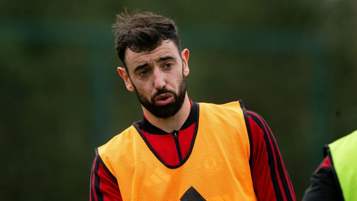 Michael Carrick Tegaskan Bruno Fernandes Tetap Kapten Manchester United